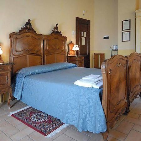 Agriturismo Le Due Torri Torre Quadrano スペッロ エクステリア 写真