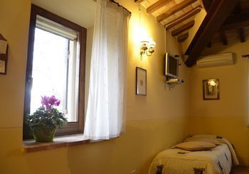 Agriturismo Le Due Torri Torre Quadrano スペッロ エクステリア 写真