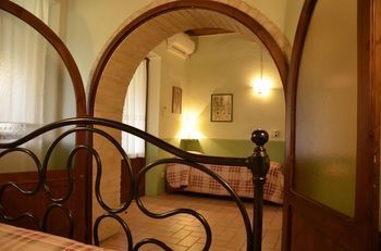 Agriturismo Le Due Torri Torre Quadrano スペッロ エクステリア 写真
