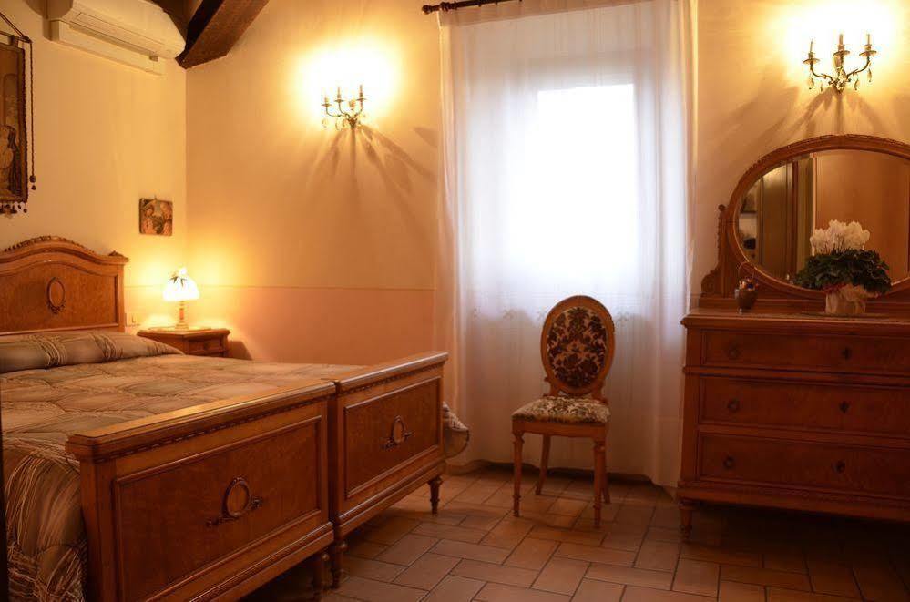 Agriturismo Le Due Torri Torre Quadrano スペッロ エクステリア 写真